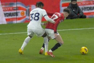 controversy-mu-lost-penalty-garnacho-was-pulled-down-in-the-penalty-area-var-ignored-it-nowsport